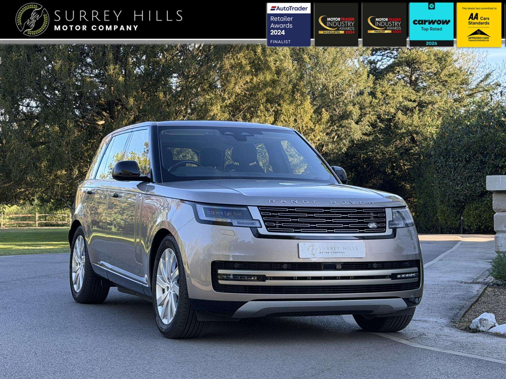 A 2022 LAND ROVER RANGE ROVER 3.0 P440e 38.2kWh SE SUV 5dr Petrol Plug-in Hybrid Auto 4WD Euro 6 (s/s) (440 ps) A 2022 LAND ROVER RANGE ROVER 3.0 P440e 38.2kWh SE SUV 5dr Petrol Plug-in Hybrid Auto 4WD Euro 6 (s/s) (440 ps)