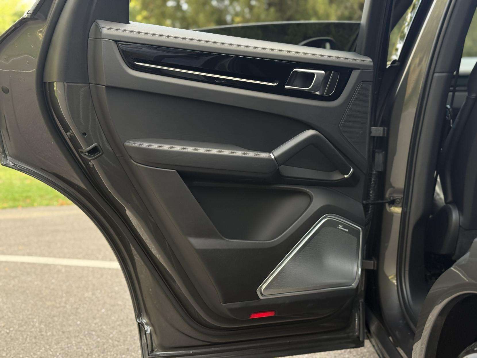 2022 PORSCHE CAYENNE 2022 PORSCHE CAYENNE