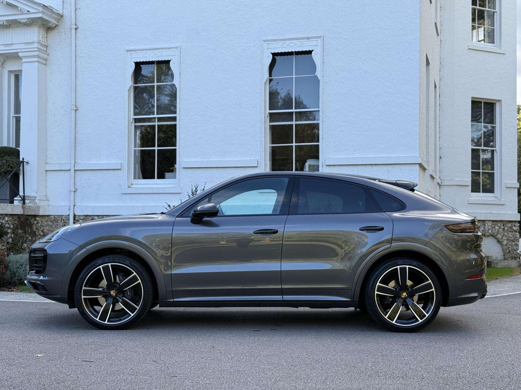 A 2022 PORSCHE CAYENNE 3.0T V6 Coupe 5dr Petrol TiptronicS 4WD Euro 6 (s/s) (340 ps) A 2022 PORSCHE CAYENNE 3.0T V6 Coupe 5dr Petrol TiptronicS 4WD Euro 6 (s/s) (340 ps)