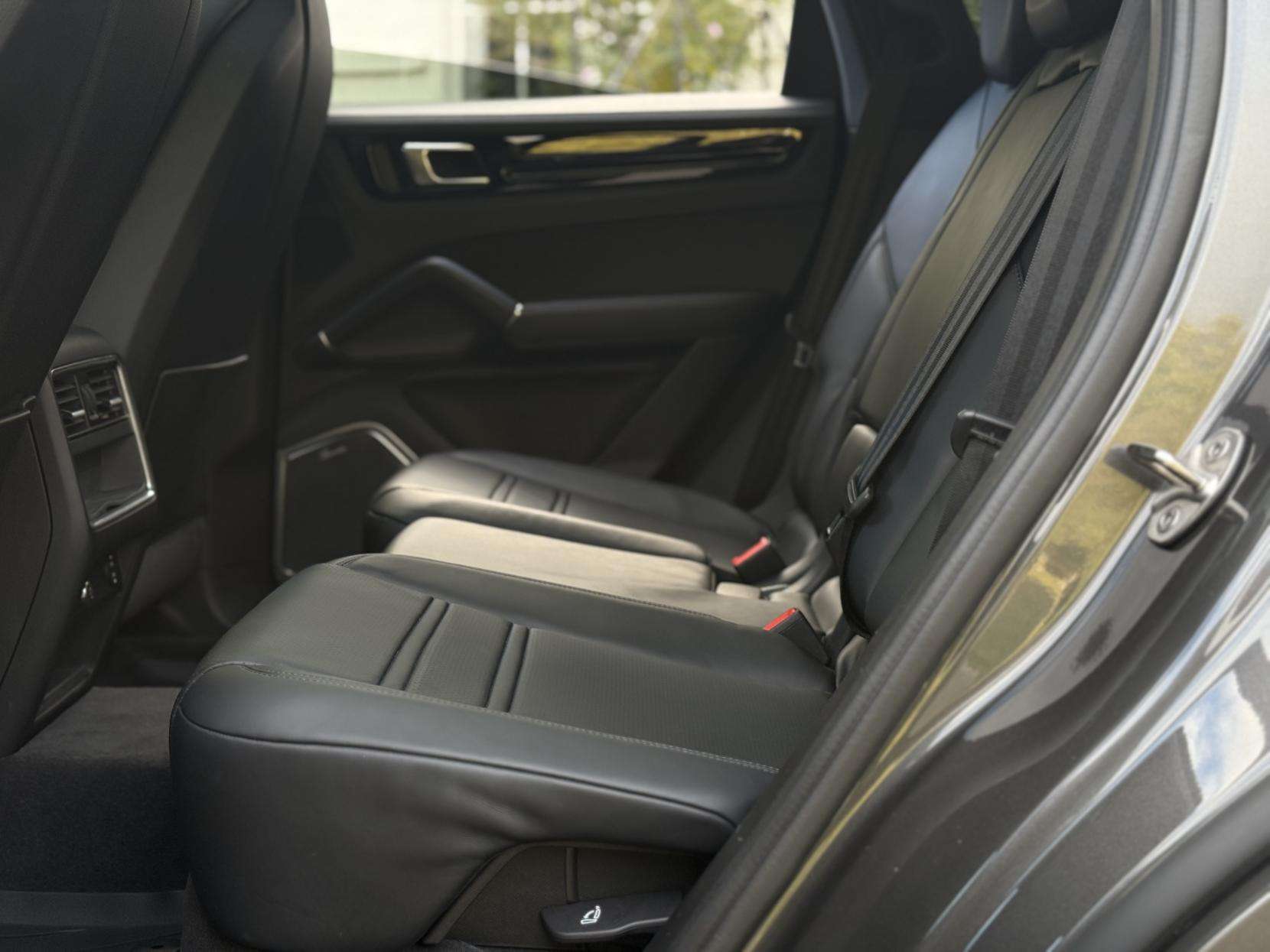 2022 PORSCHE CAYENNE 2022 PORSCHE CAYENNE