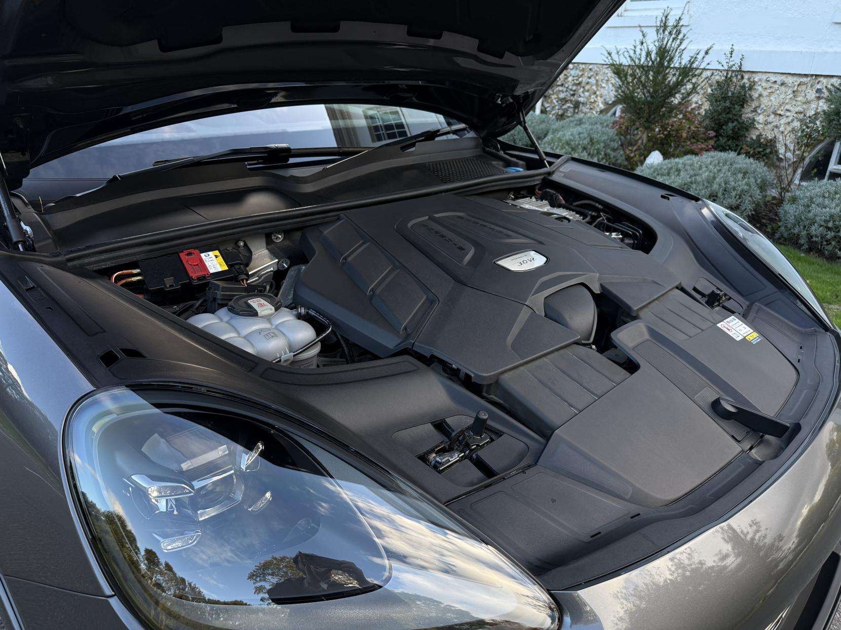 2022 PORSCHE CAYENNE 2022 PORSCHE CAYENNE