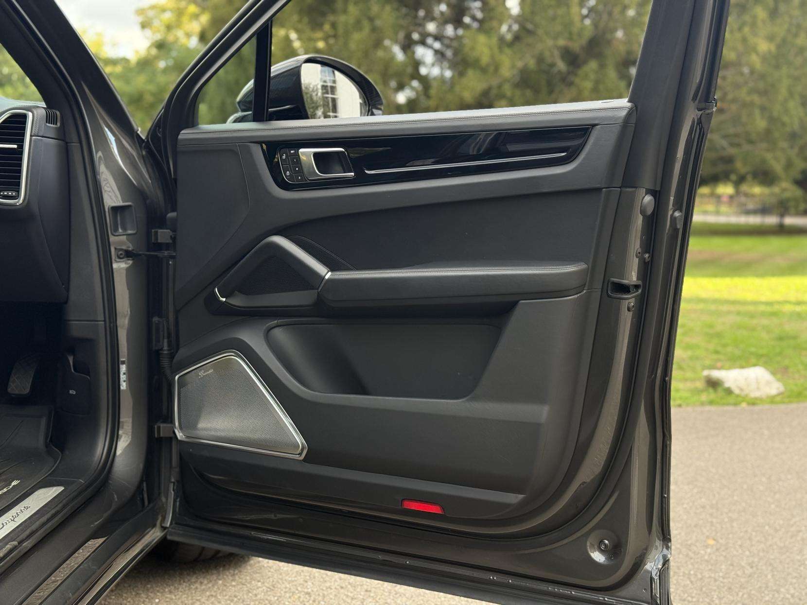2022 PORSCHE CAYENNE 2022 PORSCHE CAYENNE