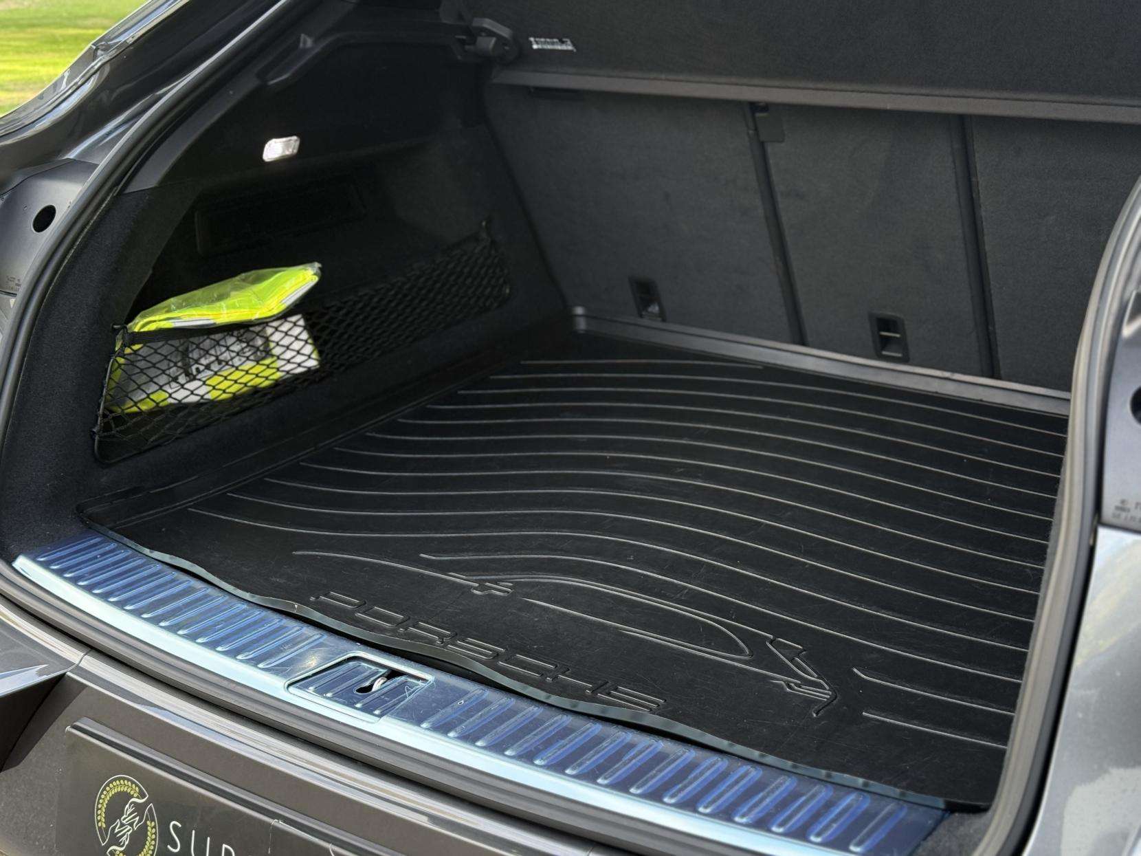 2022 PORSCHE CAYENNE 2022 PORSCHE CAYENNE