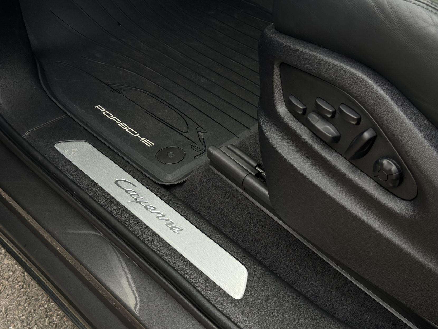 2022 PORSCHE CAYENNE 2022 PORSCHE CAYENNE