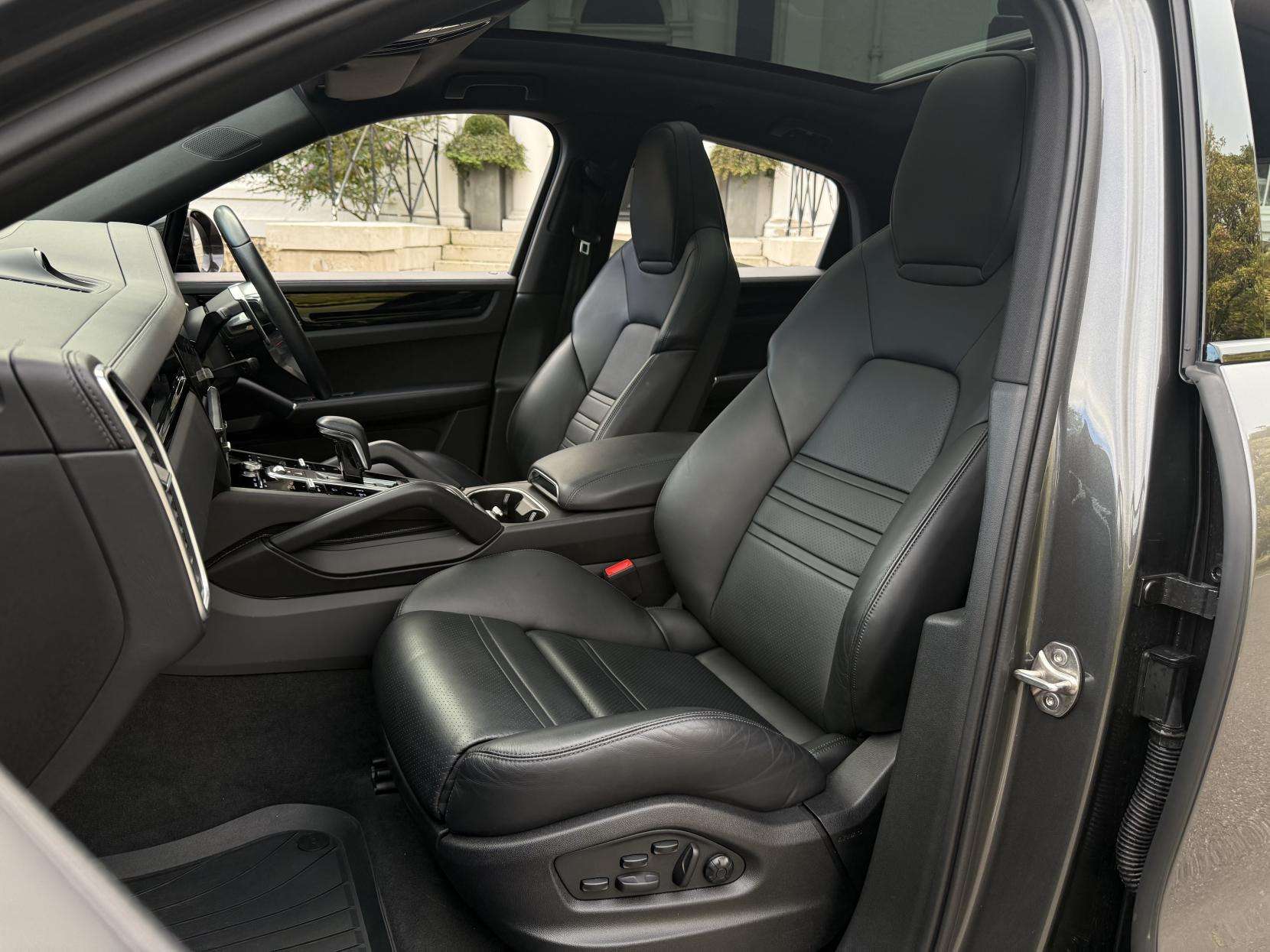 2022 PORSCHE CAYENNE 2022 PORSCHE CAYENNE