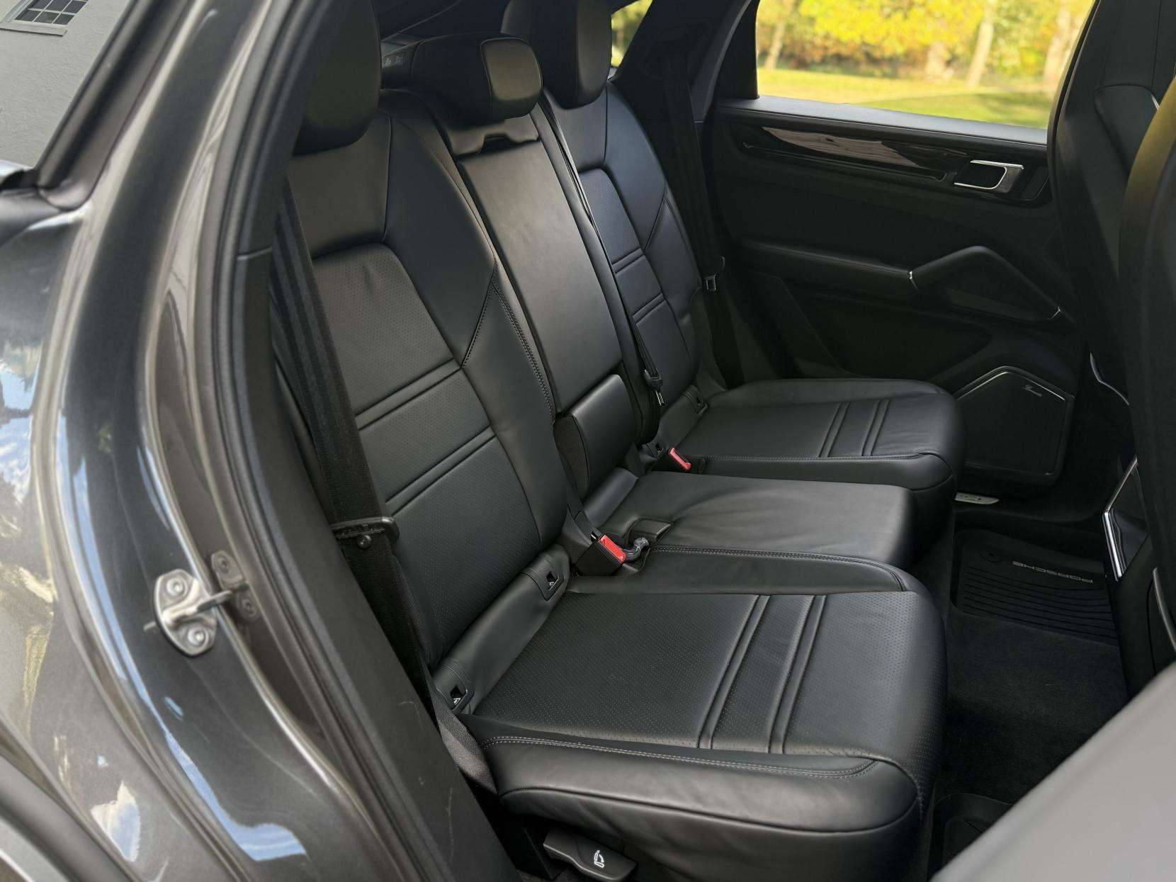 2022 PORSCHE CAYENNE 2022 PORSCHE CAYENNE
