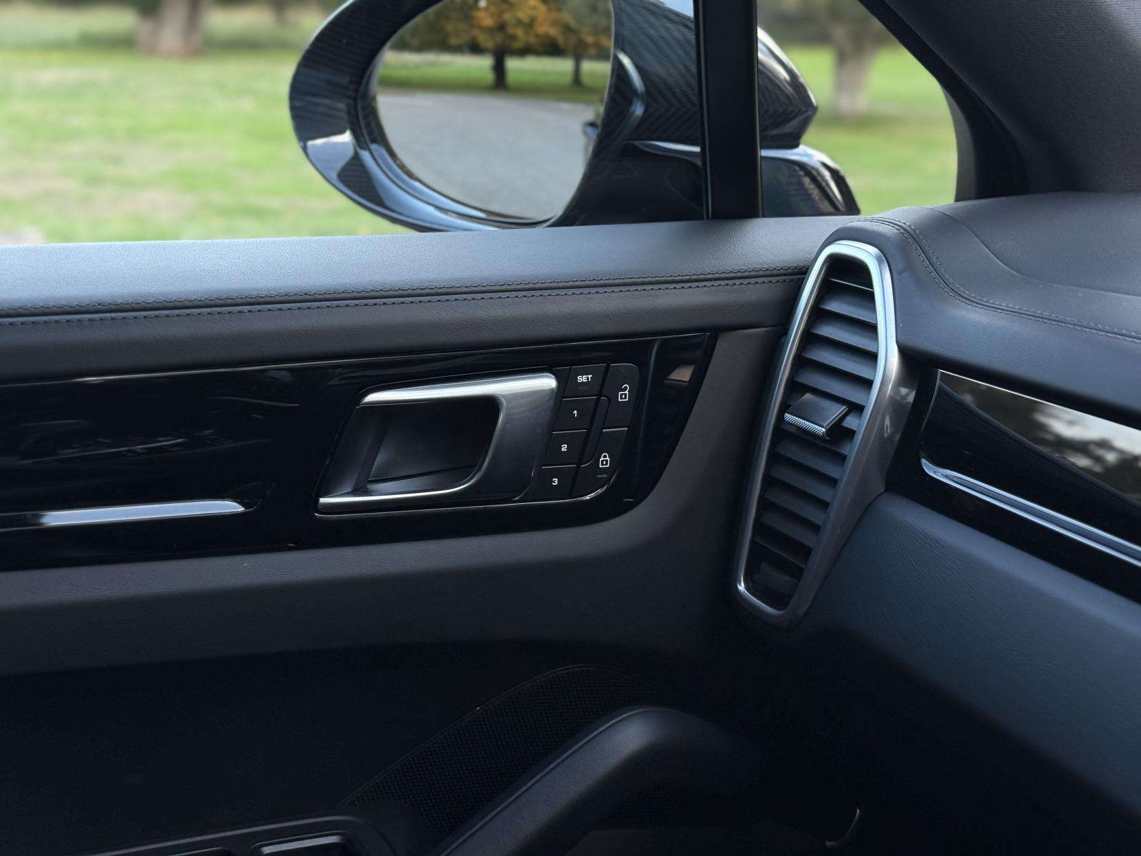 2022 PORSCHE CAYENNE 2022 PORSCHE CAYENNE