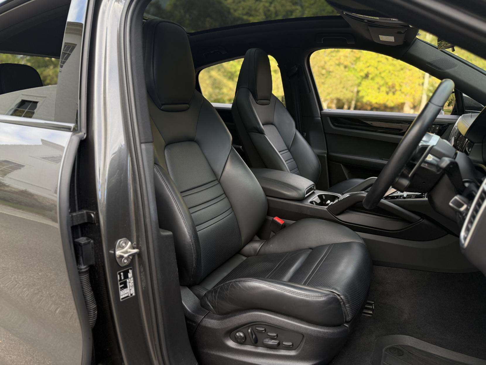 2022 PORSCHE CAYENNE 2022 PORSCHE CAYENNE