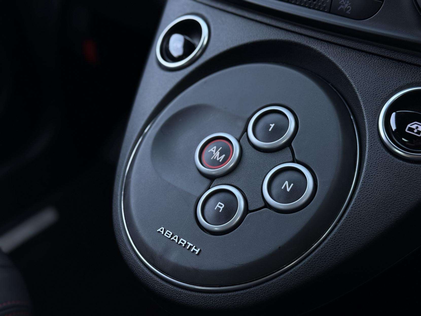 2024 ABARTH 695 2024 ABARTH 695
