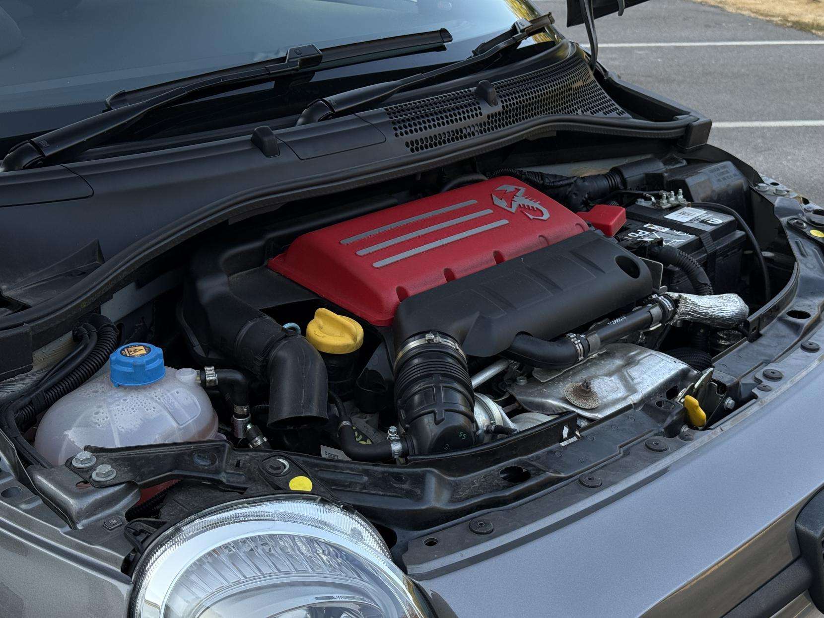 2024 ABARTH 695 2024 ABARTH 695