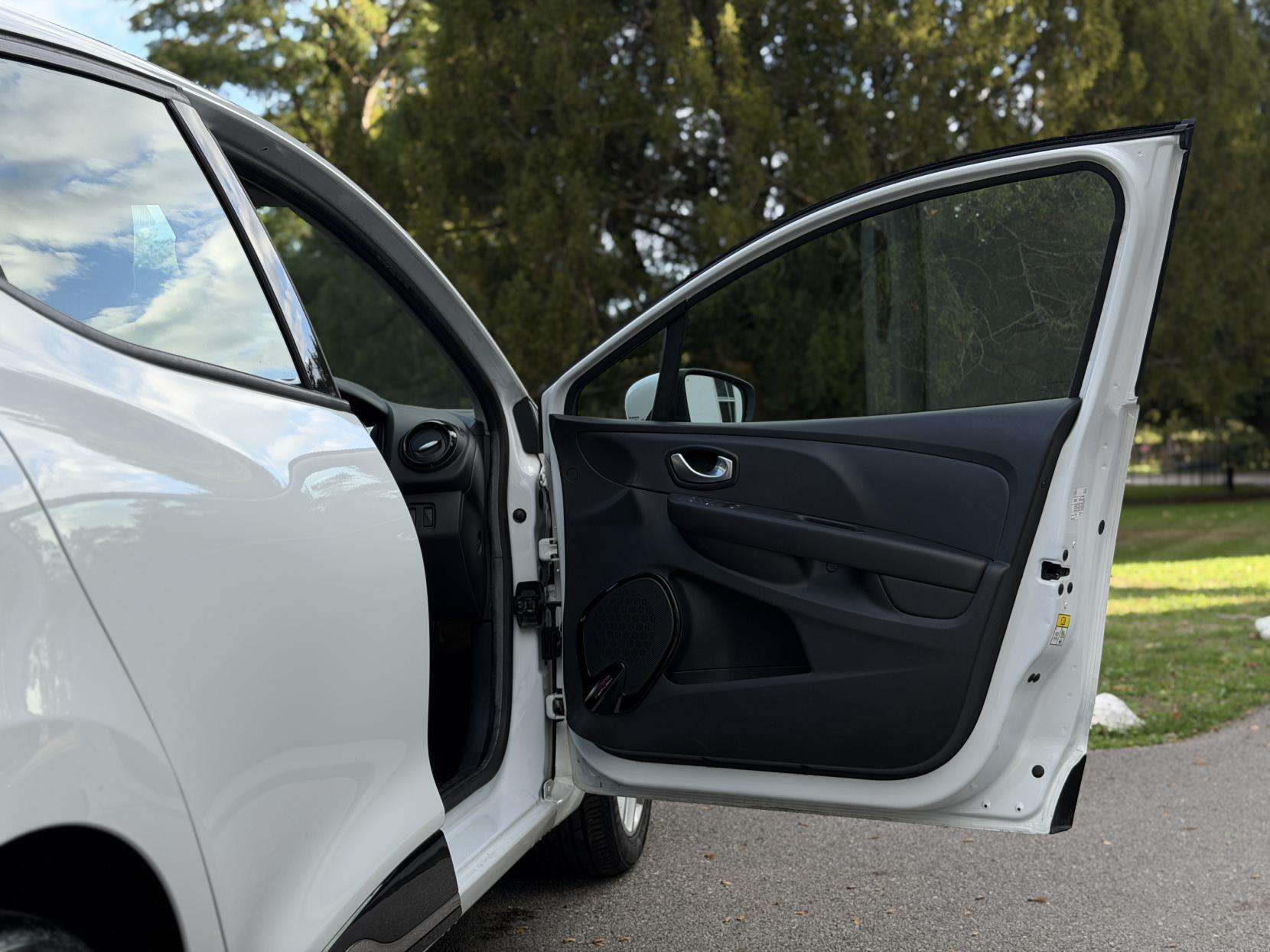 2018 RENAULT CLIO 2018 RENAULT CLIO