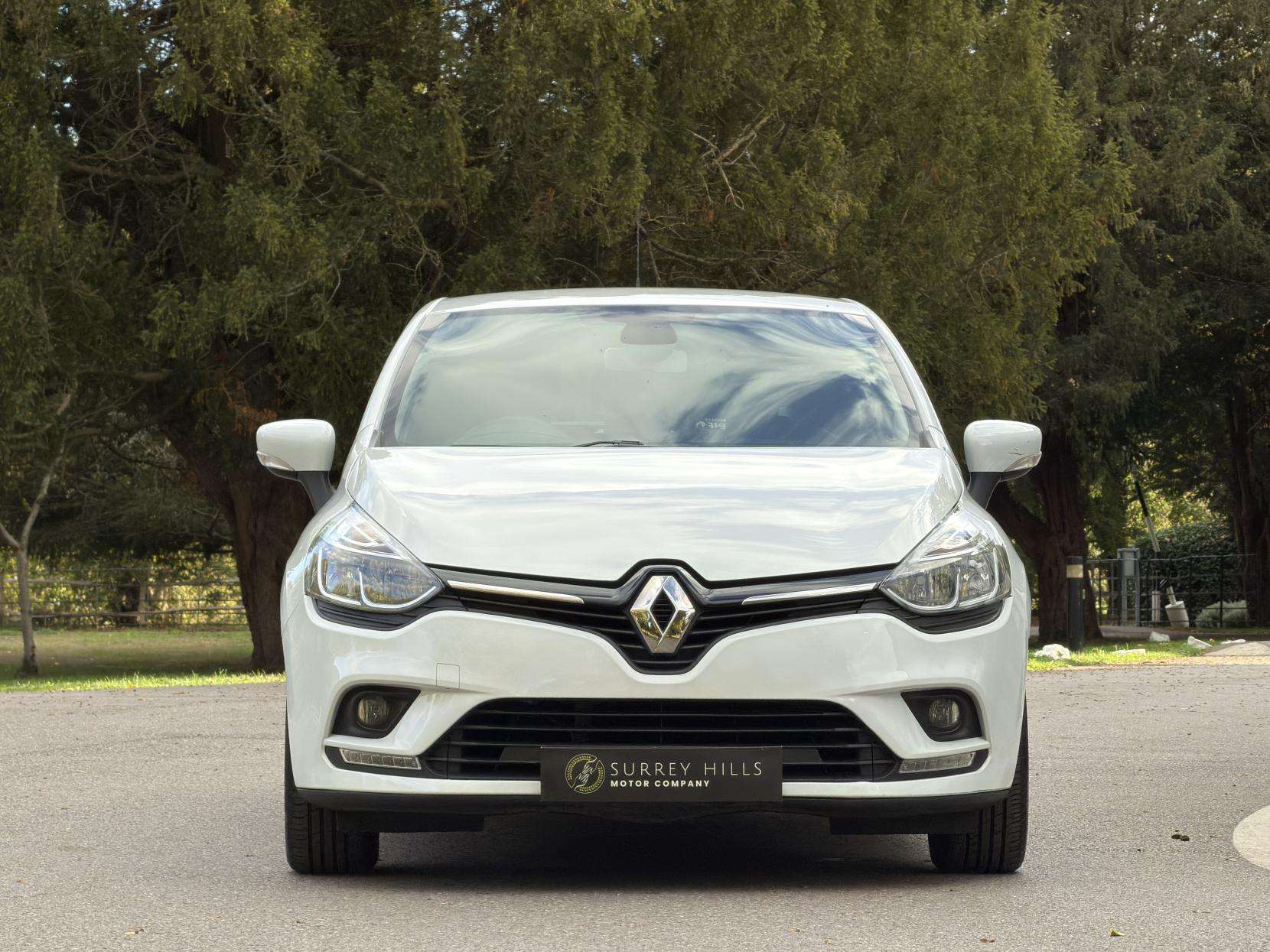 A 2018 RENAULT CLIO 1.2 16V Dynamique Nav Hatchback 5dr Petrol Manual Euro 6 (75 ps) A 2018 RENAULT CLIO 1.2 16V Dynamique Nav Hatchback 5dr Petrol Manual Euro 6 (75 ps)