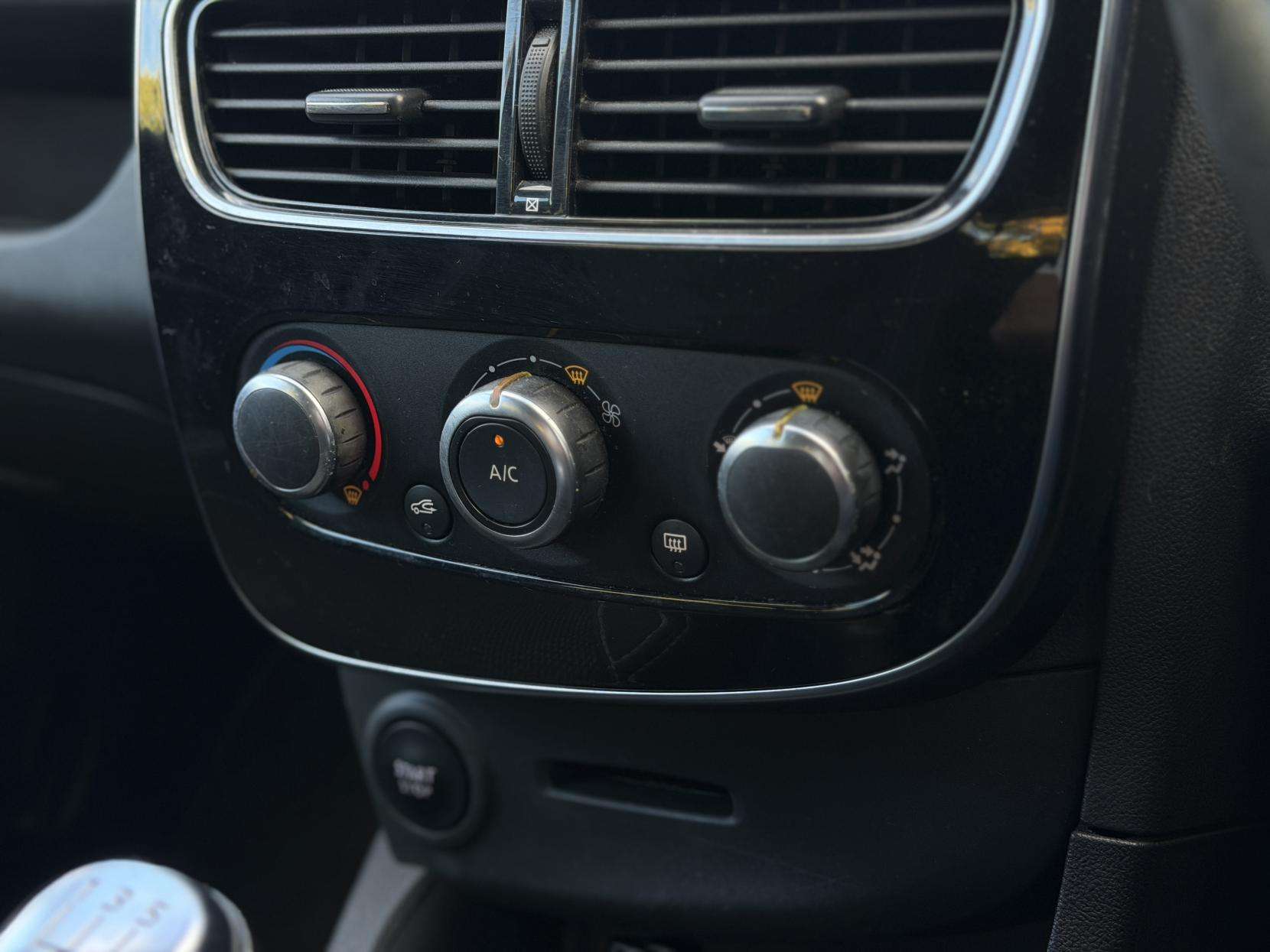 2018 RENAULT CLIO 2018 RENAULT CLIO