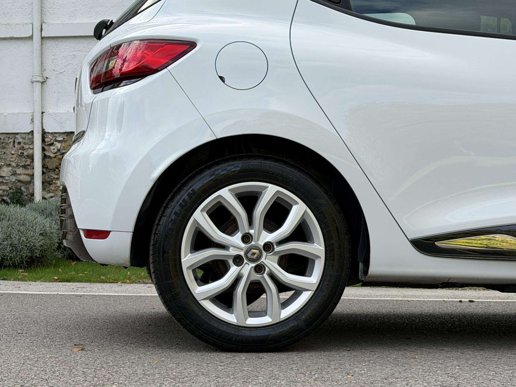 2018 RENAULT CLIO 2018 RENAULT CLIO