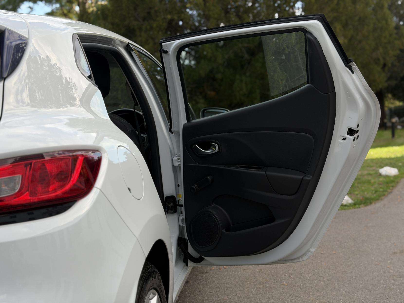 2018 RENAULT CLIO 2018 RENAULT CLIO