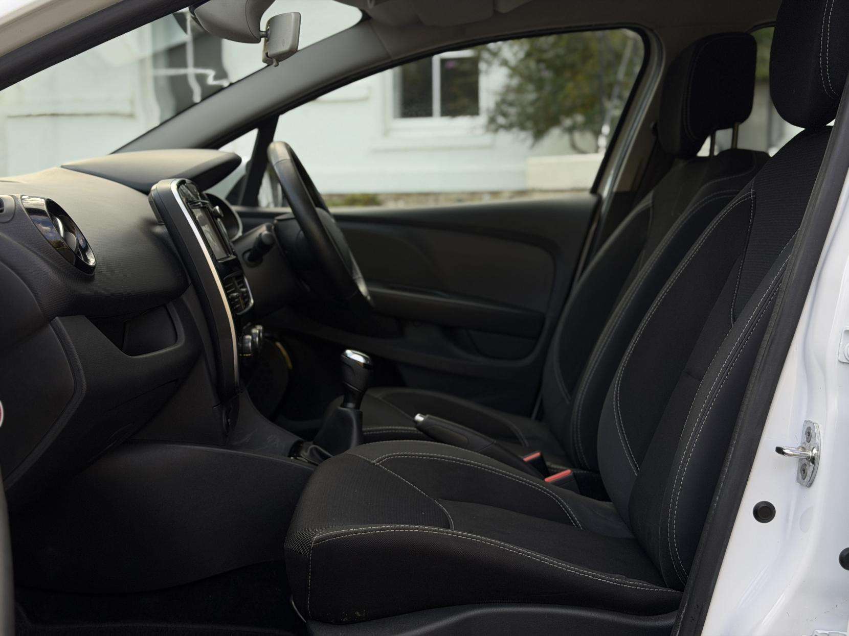 2018 RENAULT CLIO 2018 RENAULT CLIO