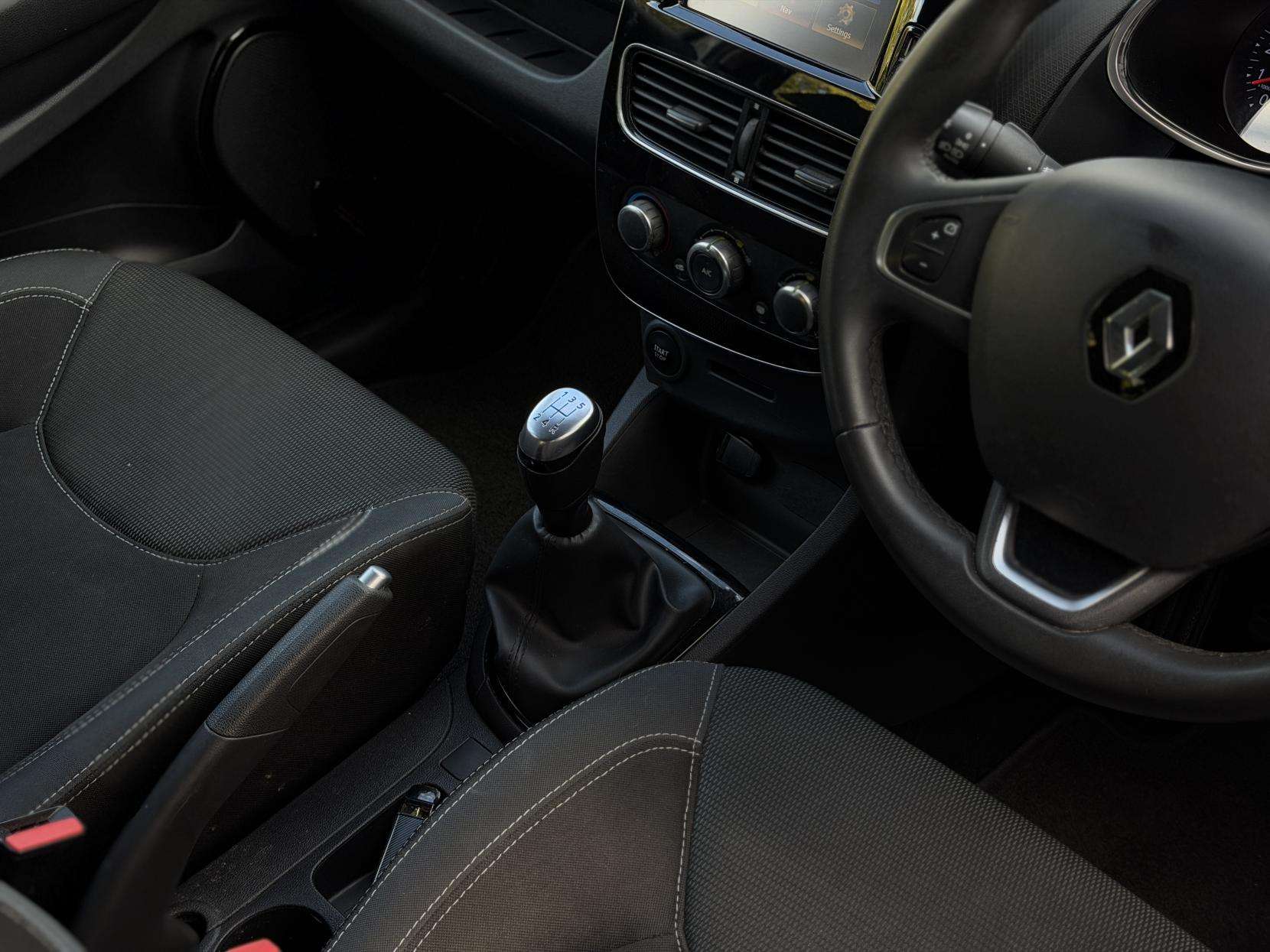 2018 RENAULT CLIO 2018 RENAULT CLIO