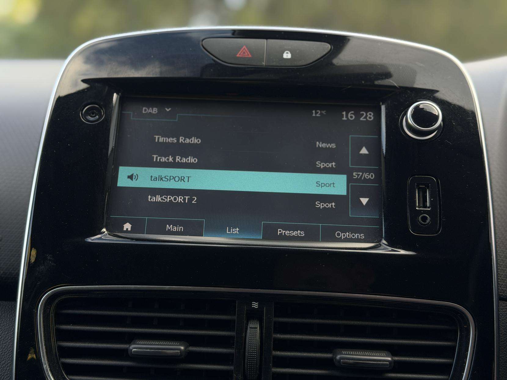 2018 RENAULT CLIO 2018 RENAULT CLIO