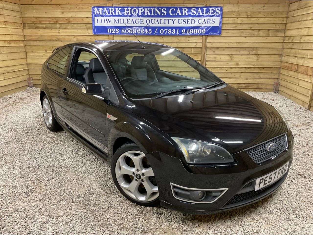 A 2007 FORD FOCUS 2.5 ST-2 3d 225 BHP **ONE FAMILY OWNER* *LOW MILEAGE** A 2007 FORD FOCUS 2.5 ST-2 3d 225 BHP **ONE FAMILY OWNER* *LOW MILEAGE**
