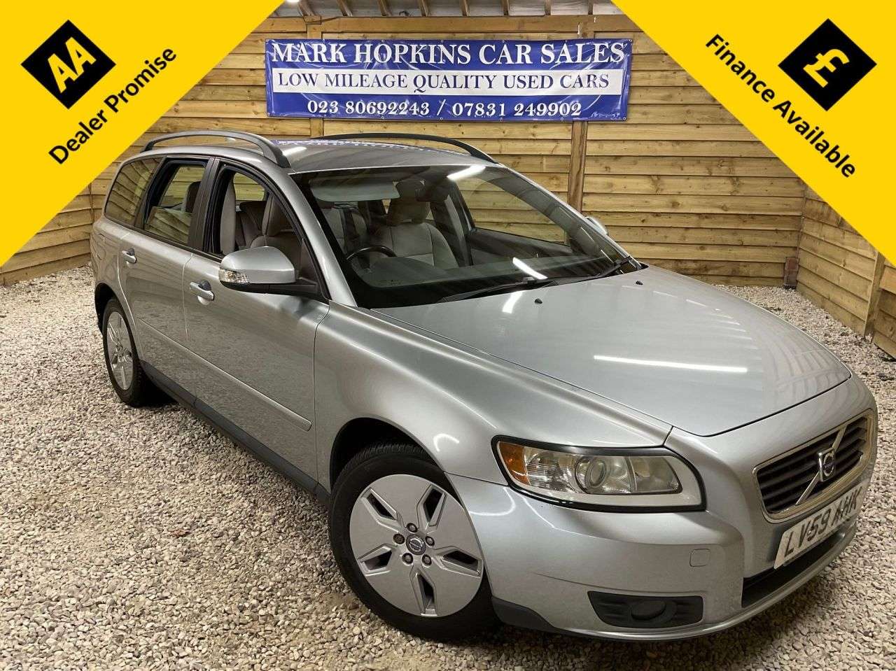 A 2009 VOLVO V50 1.6 D DRIVE S 5d 109 BHP *ONE PRIVATE OWNER**£35/YR TAX* A 2009 VOLVO V50 1.6 D DRIVE S 5d 109 BHP *ONE PRIVATE OWNER**£35/YR TAX*