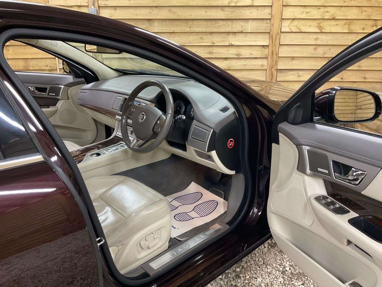 2010 JAGUAR XF 2010 JAGUAR XF