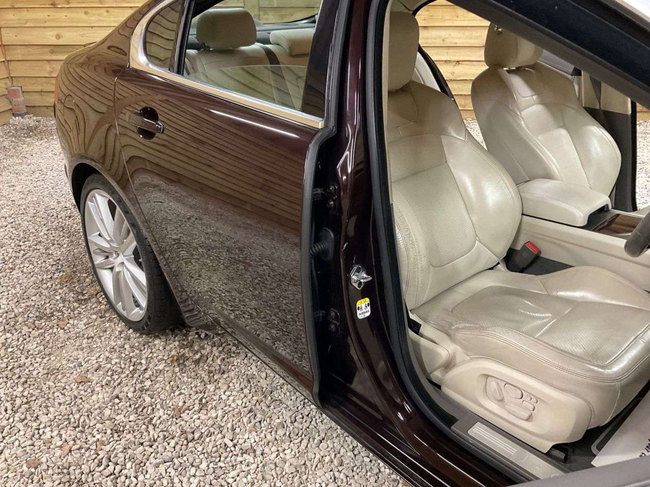 2010 JAGUAR XF 2010 JAGUAR XF