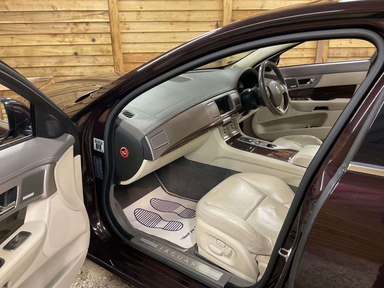 2010 JAGUAR XF 2010 JAGUAR XF