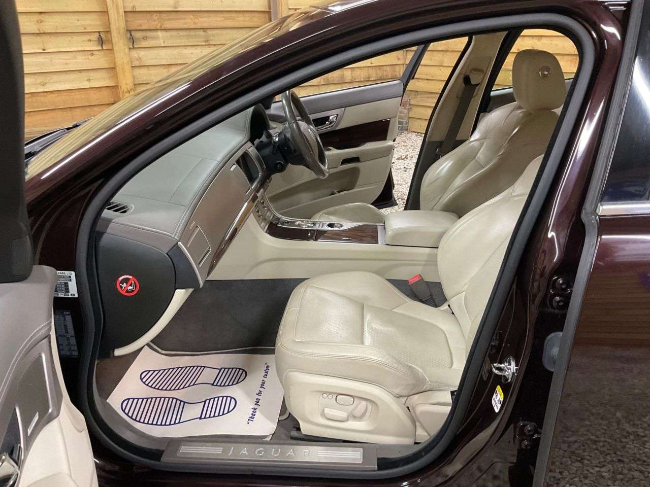 2010 JAGUAR XF 2010 JAGUAR XF