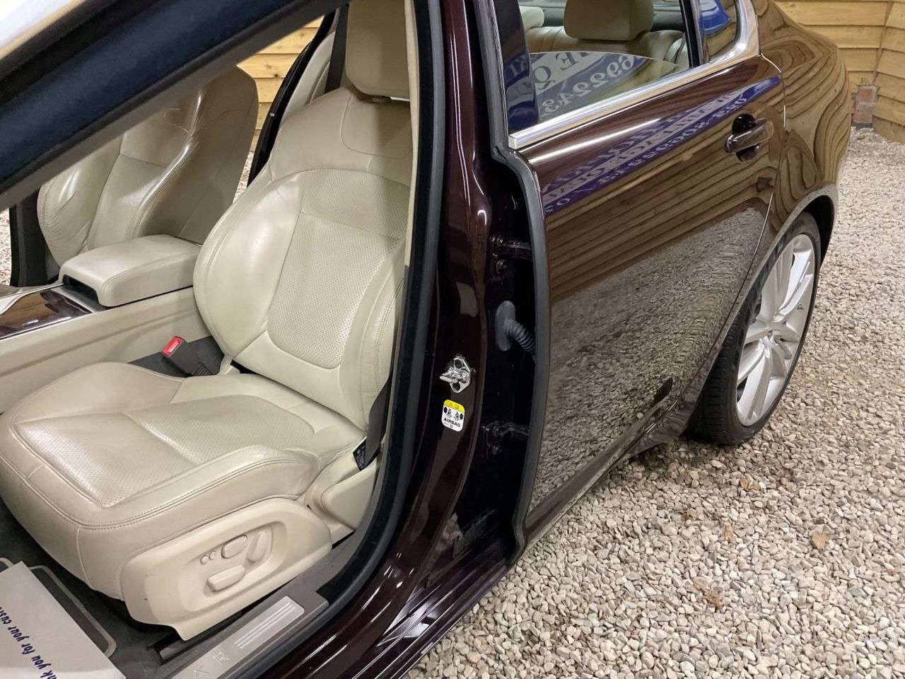 2010 JAGUAR XF 2010 JAGUAR XF