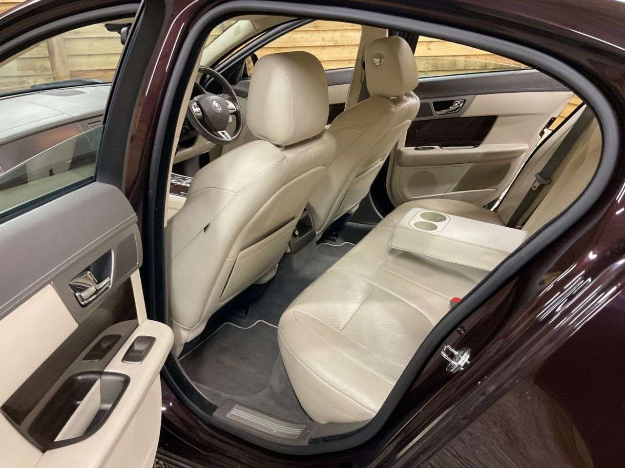 2010 JAGUAR XF 2010 JAGUAR XF