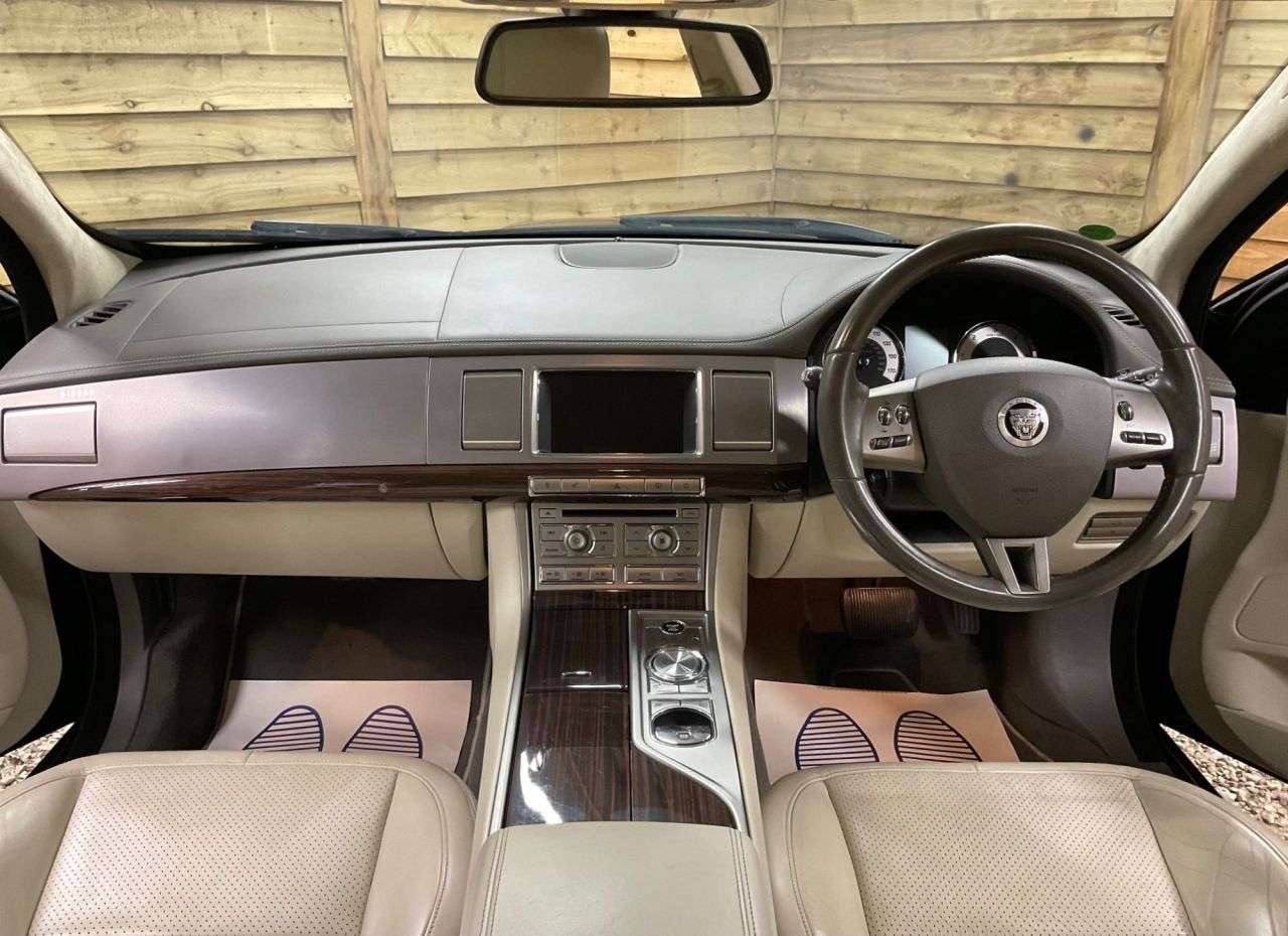 2010 JAGUAR XF 2010 JAGUAR XF