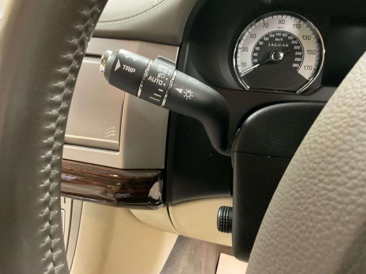 2010 JAGUAR XF 2010 JAGUAR XF