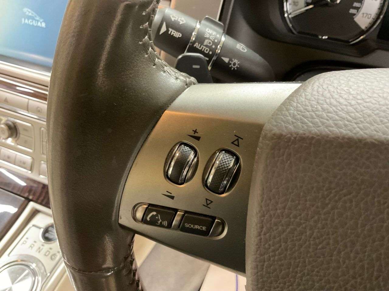 2010 JAGUAR XF 2010 JAGUAR XF