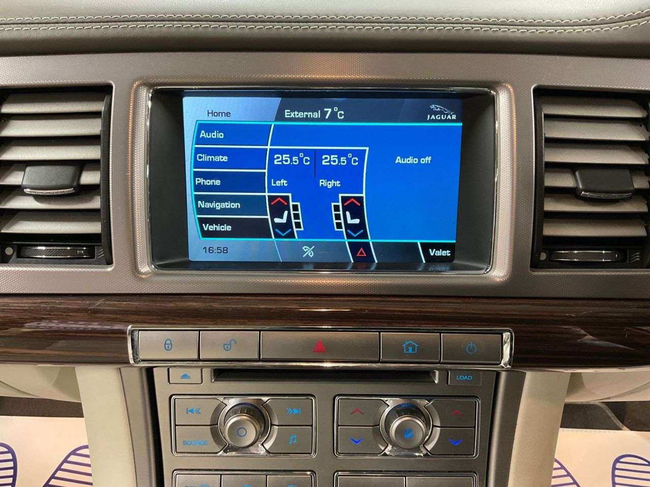 2010 JAGUAR XF 2010 JAGUAR XF