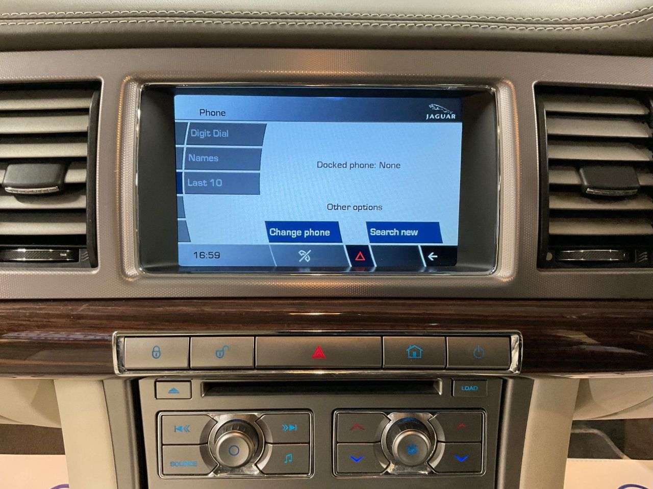 2010 JAGUAR XF 2010 JAGUAR XF