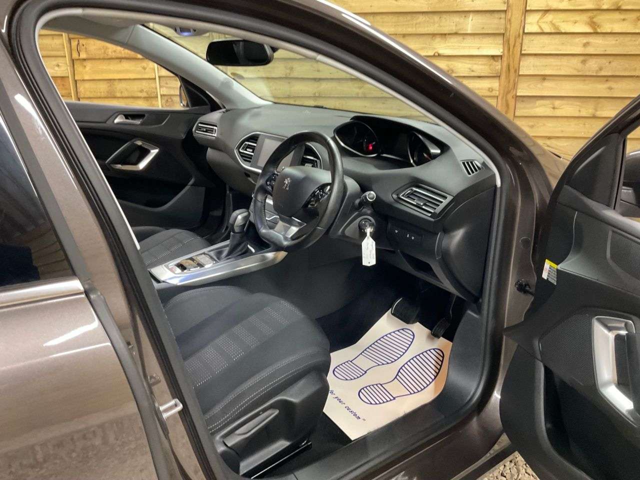 2015 PEUGEOT 308 2015 PEUGEOT 308