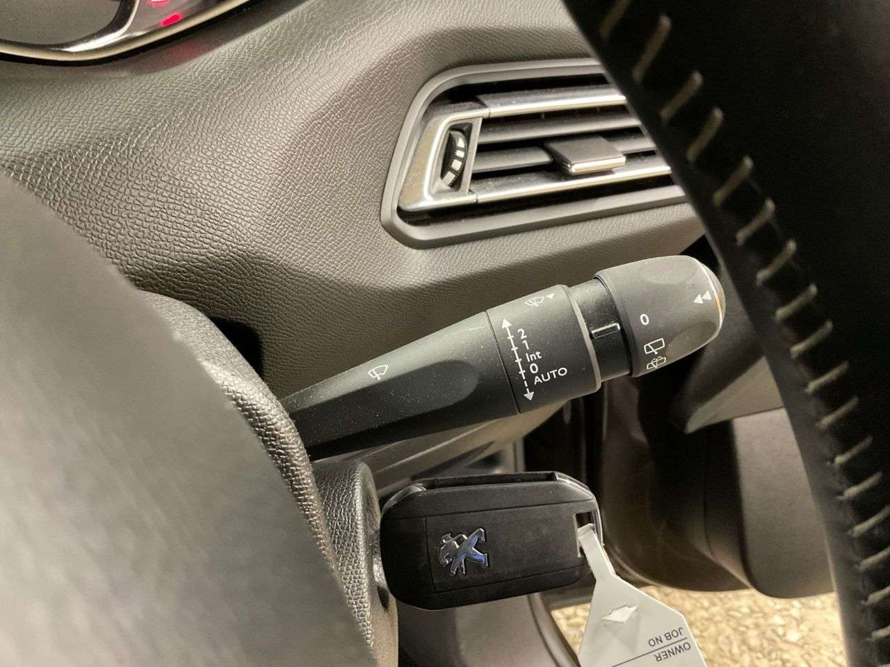 2015 PEUGEOT 308 2015 PEUGEOT 308