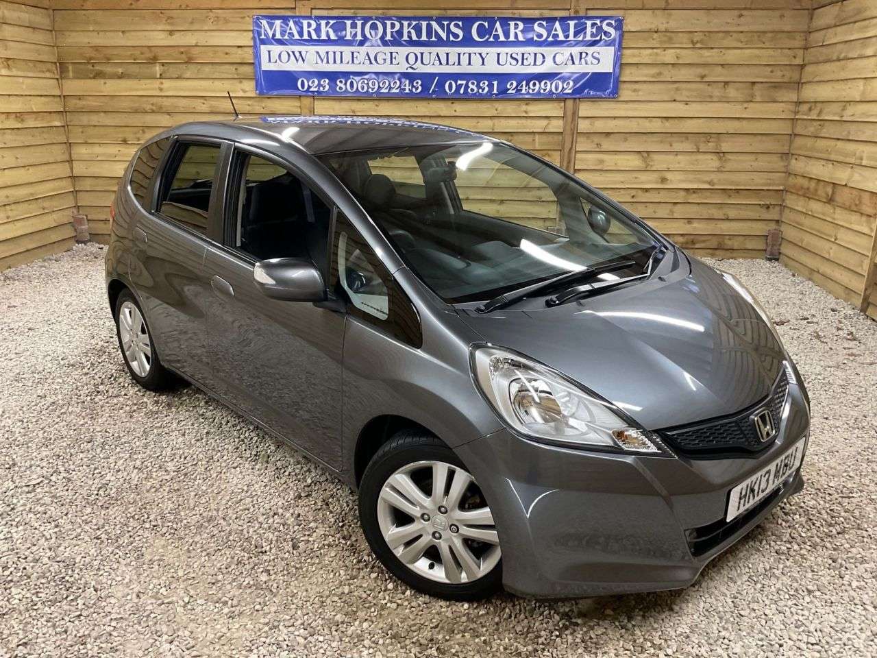 A 2013 HONDA JAZZ 1.4 i-VTEC ES Plus T Hatchback 5dr Petrol Manual Euro 5 (99 ps) DEMO+ONE LA A 2013 HONDA JAZZ 1.4 i-VTEC ES Plus T Hatchback 5dr Petrol Manual Euro 5 (99 ps) DEMO+ONE LA