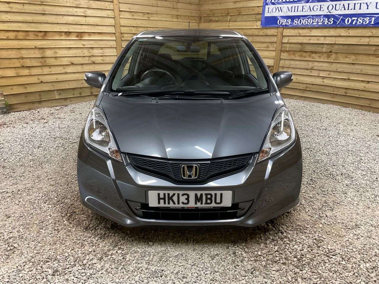 A 2013 HONDA JAZZ 1.4 i-VTEC ES Plus T Hatchback 5dr Petrol Manual Euro 5 (99 ps) DEMO+ONE LA A 2013 HONDA JAZZ 1.4 i-VTEC ES Plus T Hatchback 5dr Petrol Manual Euro 5 (99 ps) DEMO+ONE LA