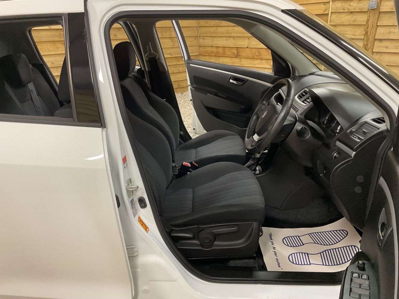 2014 SUZUKI SWIFT 2014 SUZUKI SWIFT