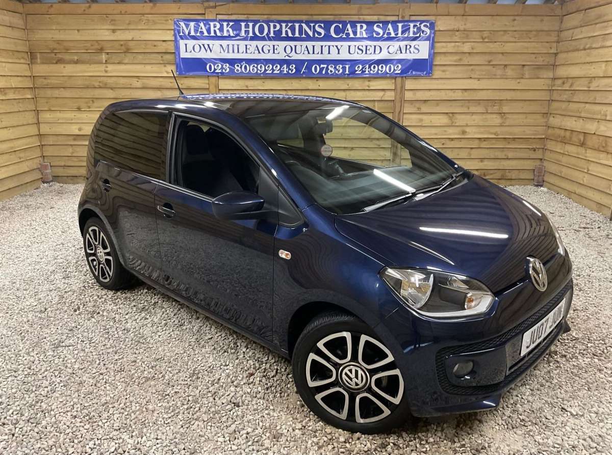 Check out this Volkswagen Up! 2015 Petrol Manual