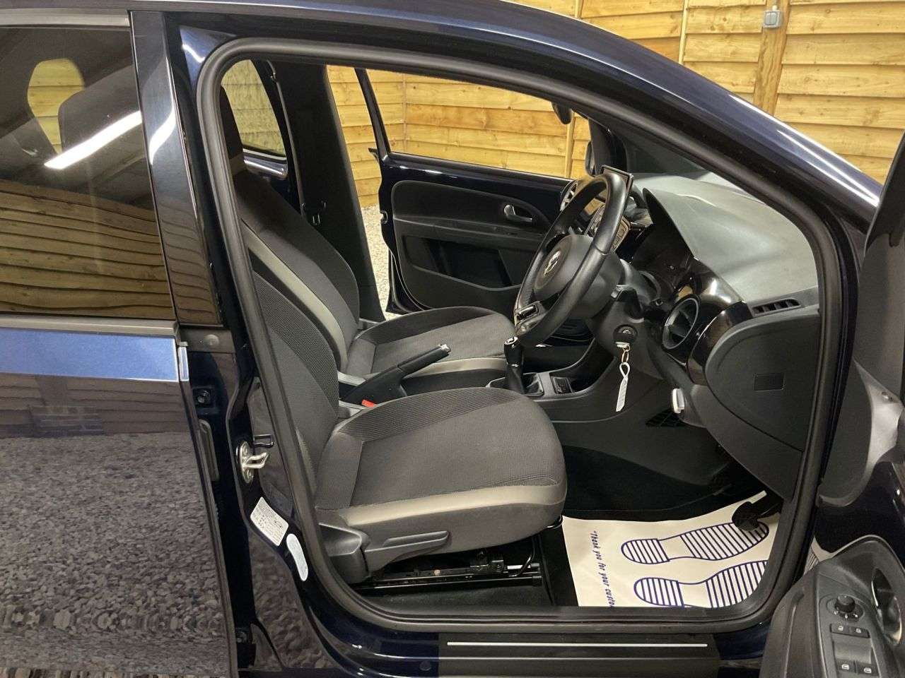 2015 VOLKSWAGEN UP! 2015 VOLKSWAGEN UP!