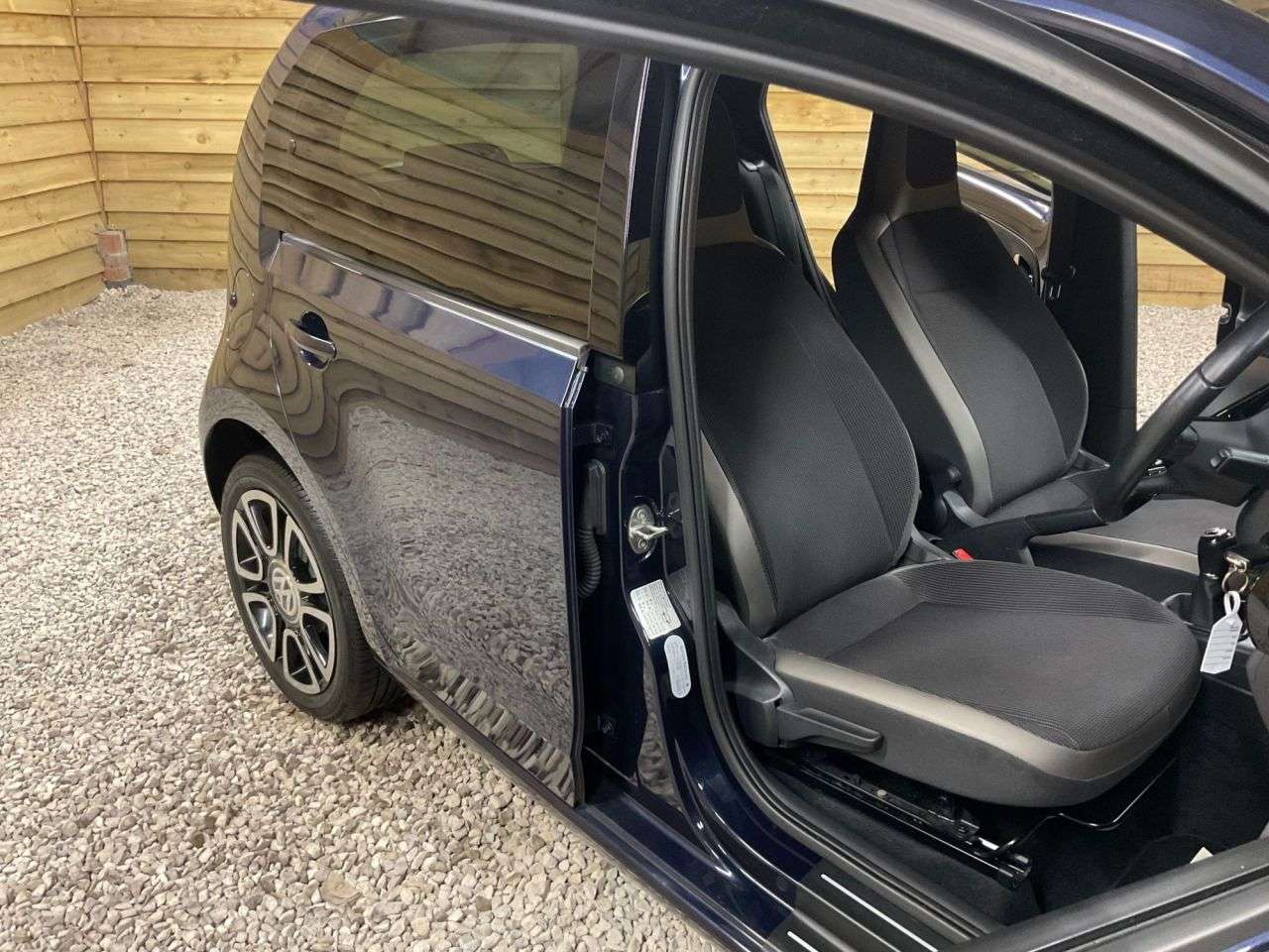 2015 VOLKSWAGEN UP! 2015 VOLKSWAGEN UP!