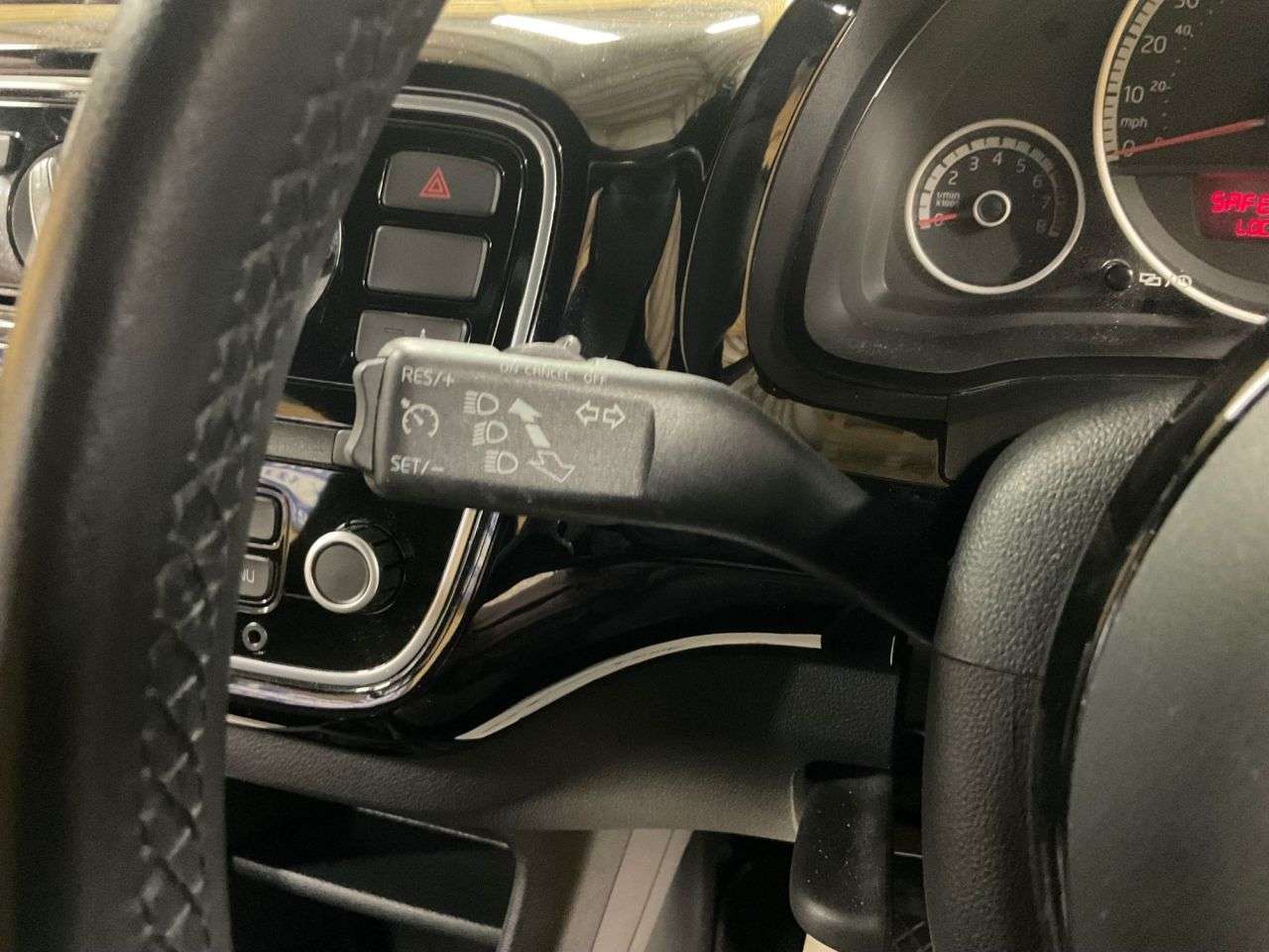 2015 VOLKSWAGEN UP! 2015 VOLKSWAGEN UP!