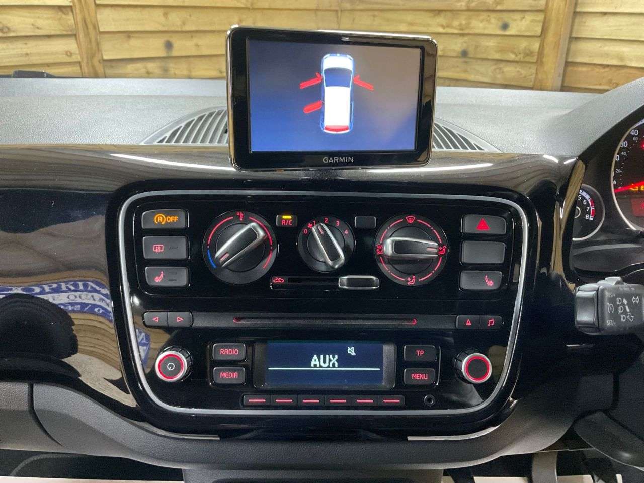 2015 VOLKSWAGEN UP! 2015 VOLKSWAGEN UP!