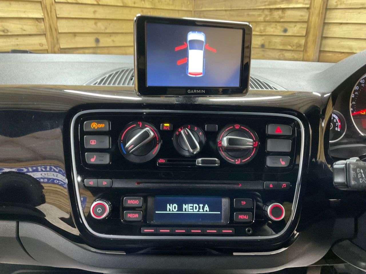 2015 VOLKSWAGEN UP! 2015 VOLKSWAGEN UP!