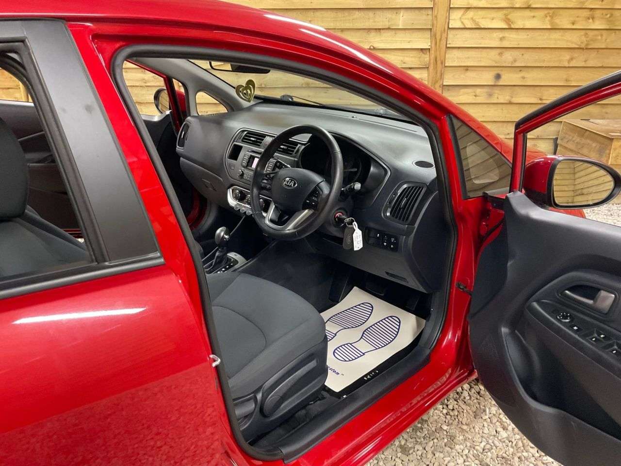 2013 KIA RIO 2013 KIA RIO