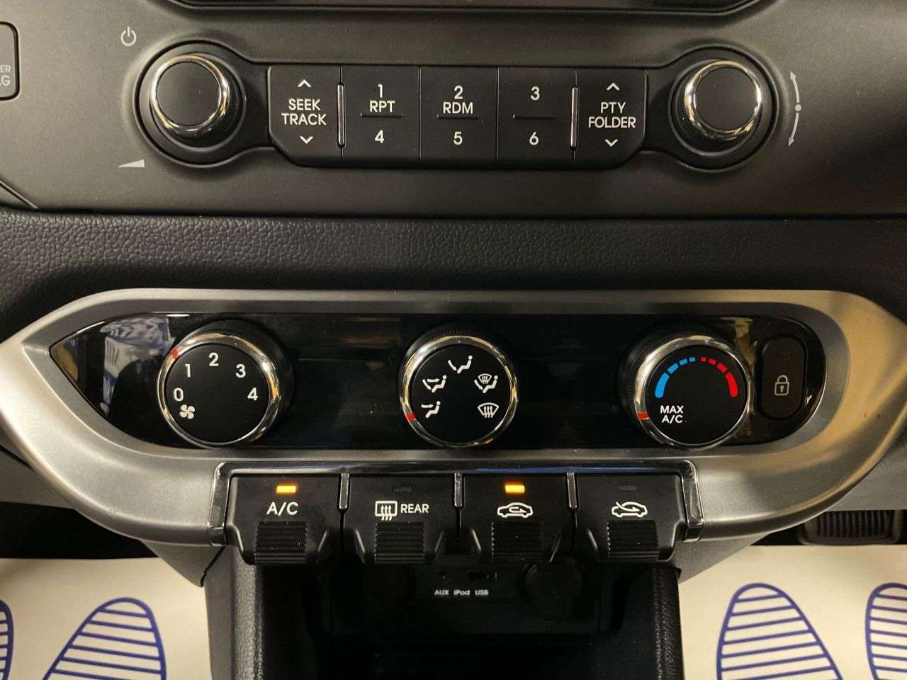 2013 KIA RIO 2013 KIA RIO