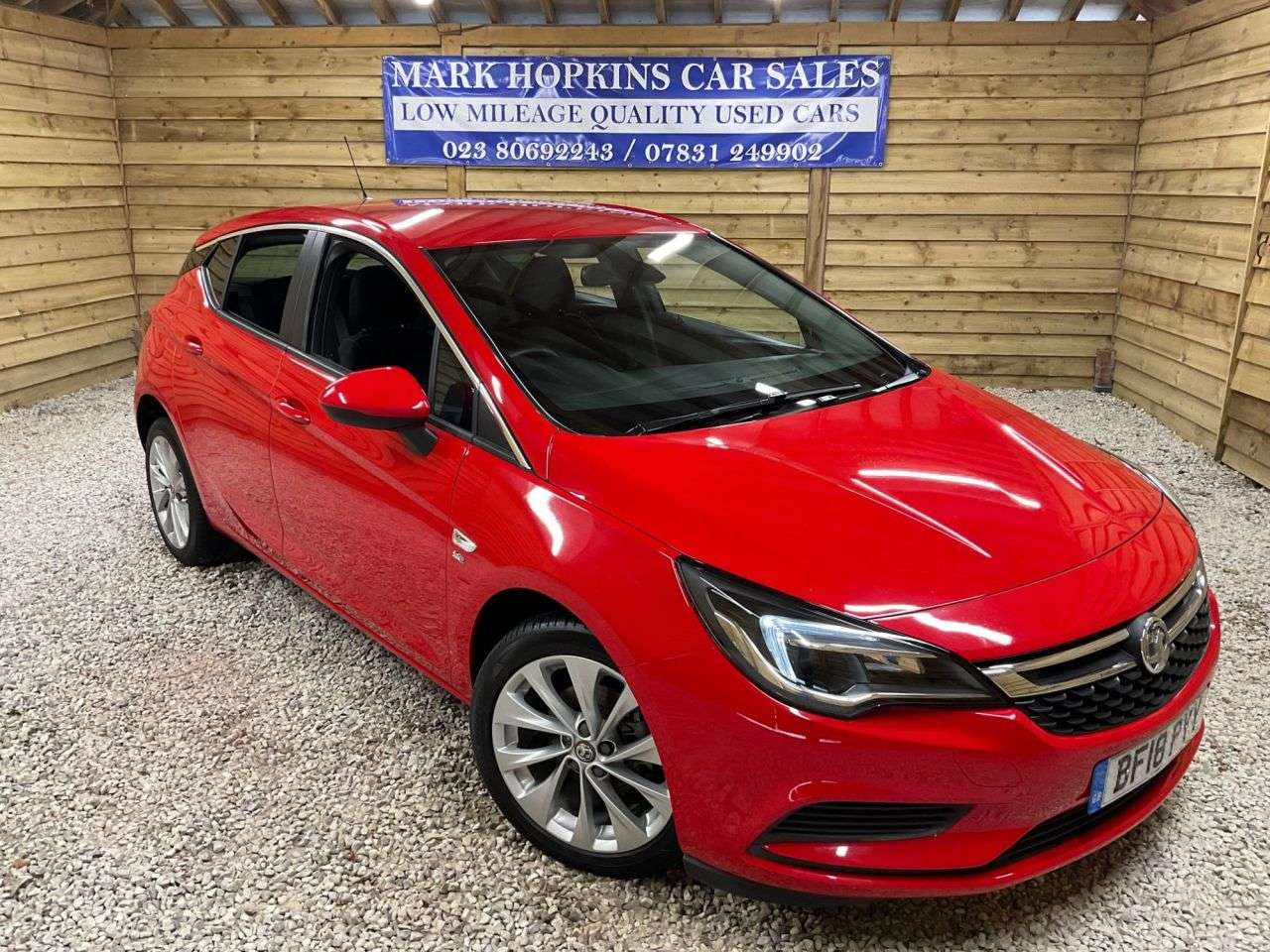 A 2018 VAUXHALL ASTRA 1.4i SE Hatchback 5dr Petrol Manual Euro 6 (100 ps) ONE FAMILY OWNER VIRTUA A 2018 VAUXHALL ASTRA 1.4i SE Hatchback 5dr Petrol Manual Euro 6 (100 ps) ONE FAMILY OWNER VIRTUA