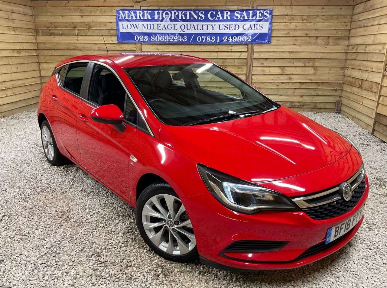 A 2018 VAUXHALL ASTRA 1.4i SE Hatchback 5dr Petrol Manual Euro 6 (100 ps) ONE FAMILY OWNER VIRTUA A 2018 VAUXHALL ASTRA 1.4i SE Hatchback 5dr Petrol Manual Euro 6 (100 ps) ONE FAMILY OWNER VIRTUA